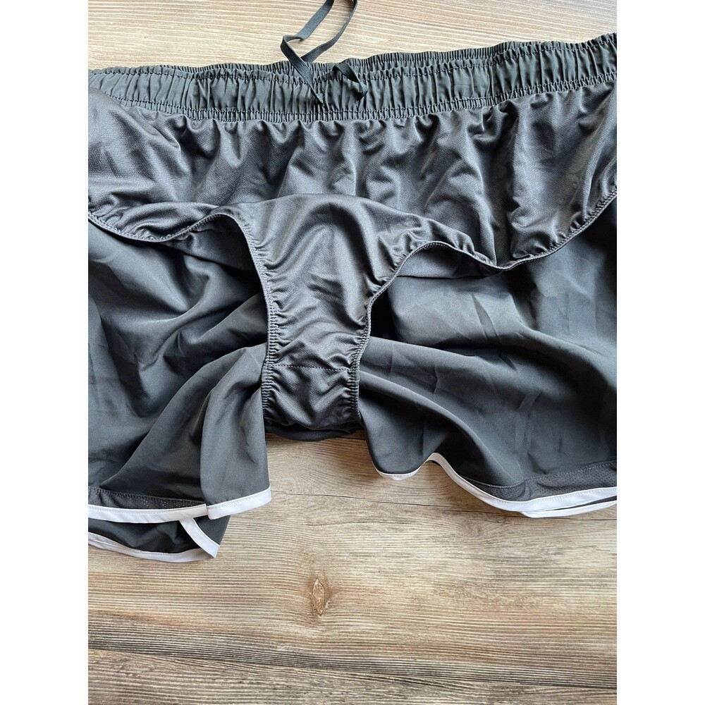 Nike Dri-Fit Womens Running Shorts Gray White Stripe 3X NWT - Picture 7 of 7
